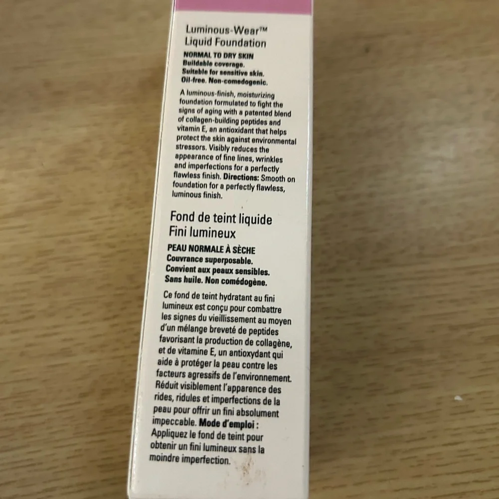 Mary Kay Luminous-Wear Liquid Foundation - Ivory 2